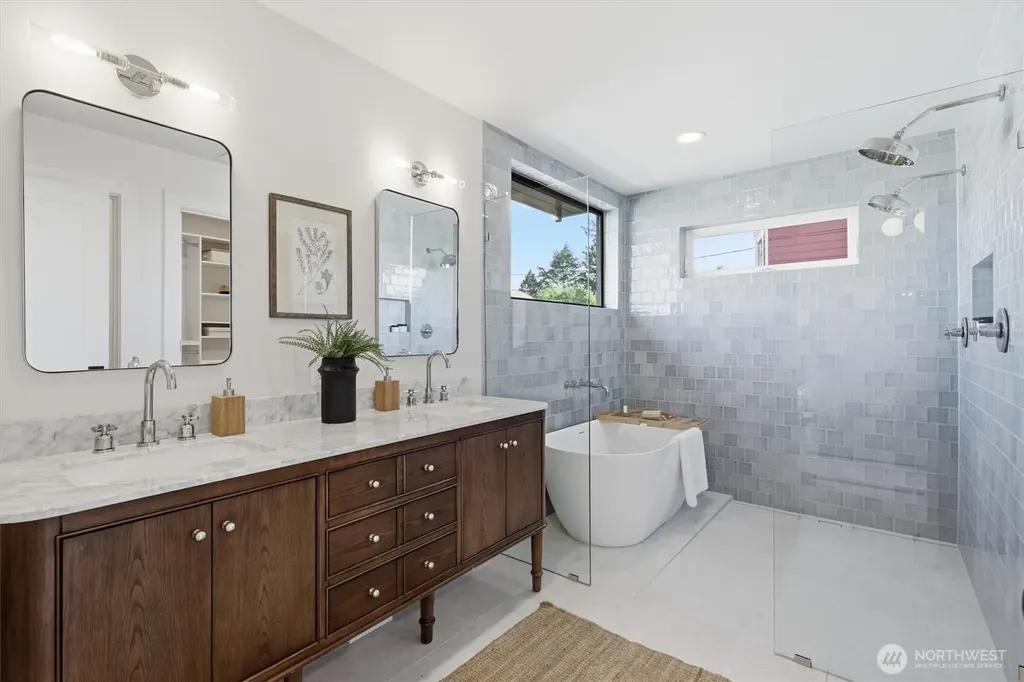 909 32nd Avenue S Seattle WA 98144