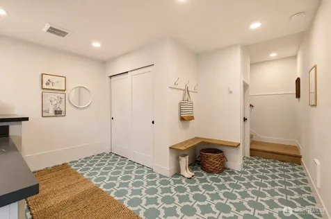 909 32nd Avenue S Seattle WA 98144