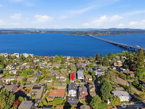 909 32nd Avenue S Seattle WA 98144