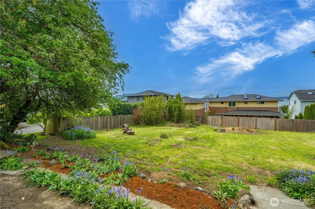 5006 Hyada Boulevard NE Tacoma WA 98422
