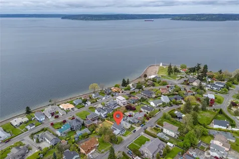 5006 Hyada Boulevard NE Tacoma WA 98422