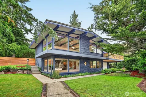 19421 46th Avenue NE Lake Forest Park WA 98155