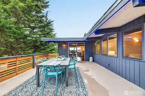 19421 46th Avenue NE Lake Forest Park WA 98155