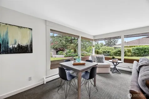 19421 46th Avenue NE Lake Forest Park WA 98155