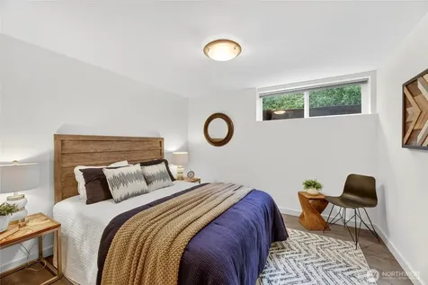 19421 46th Avenue NE Lake Forest Park WA 98155