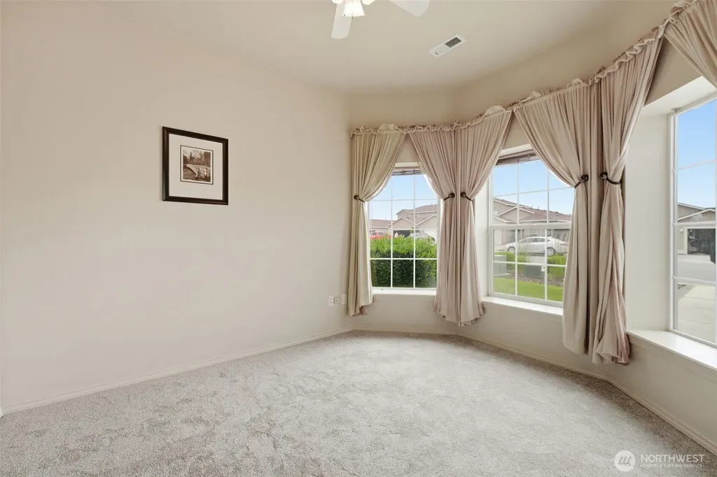 9821 Mia Lane Pasco WA 99301