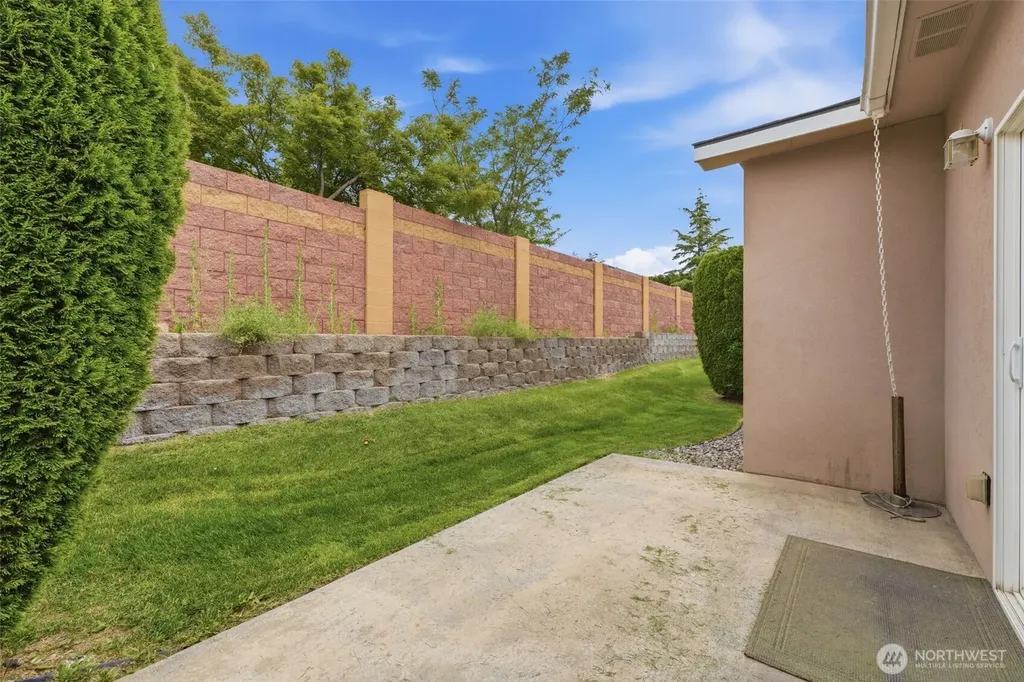 9821 Mia Lane Pasco WA 99301