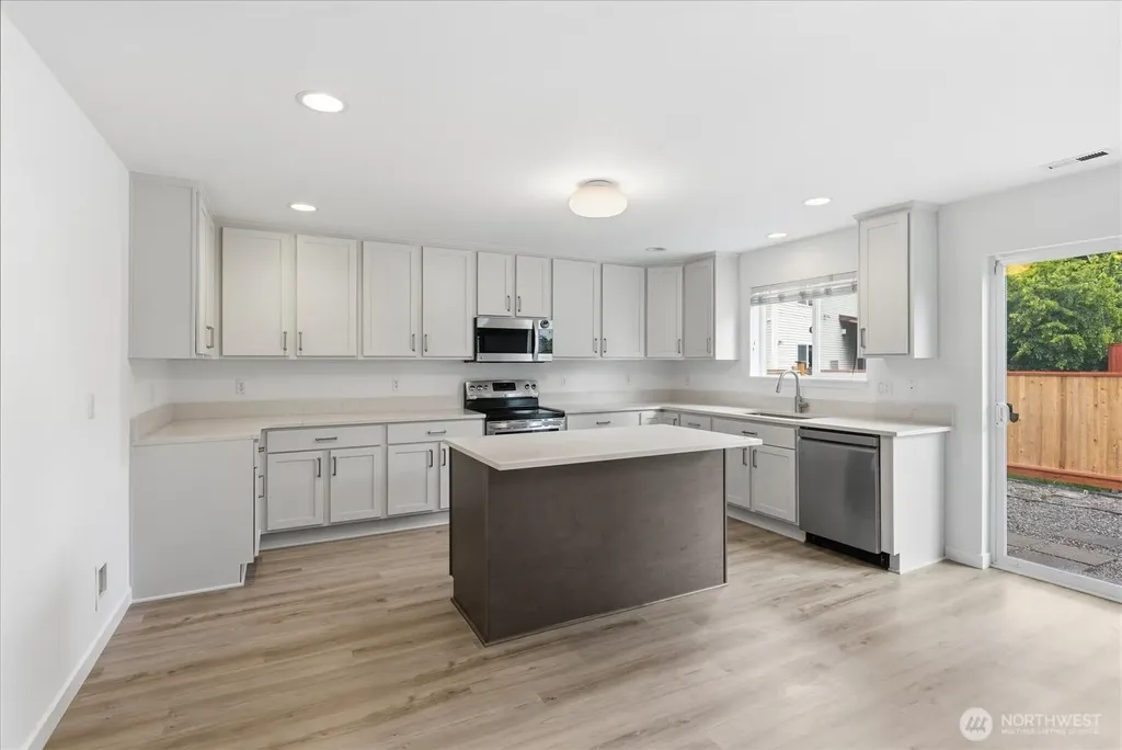 3808 S 335th Place Federal Way WA 98001
