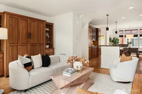 6533 25th Avenue NE Seattle WA 98115