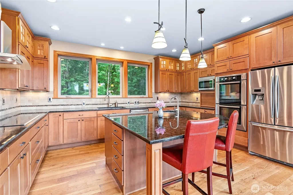 2692 H Street Road Blaine WA 98230