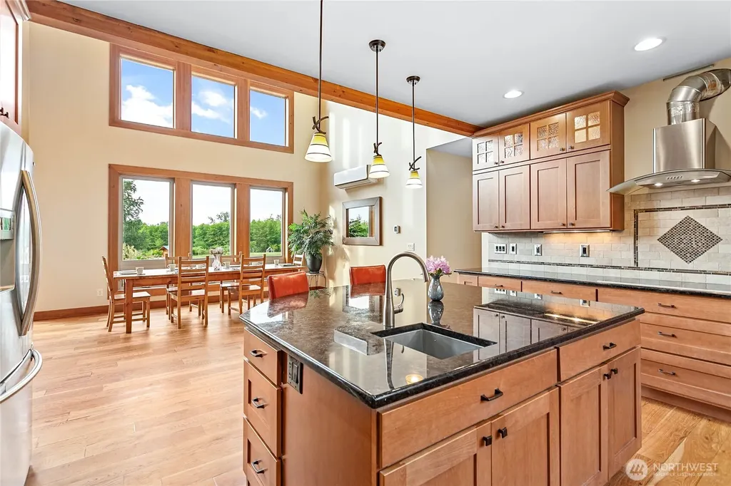 2692 H Street Road Blaine WA 98230