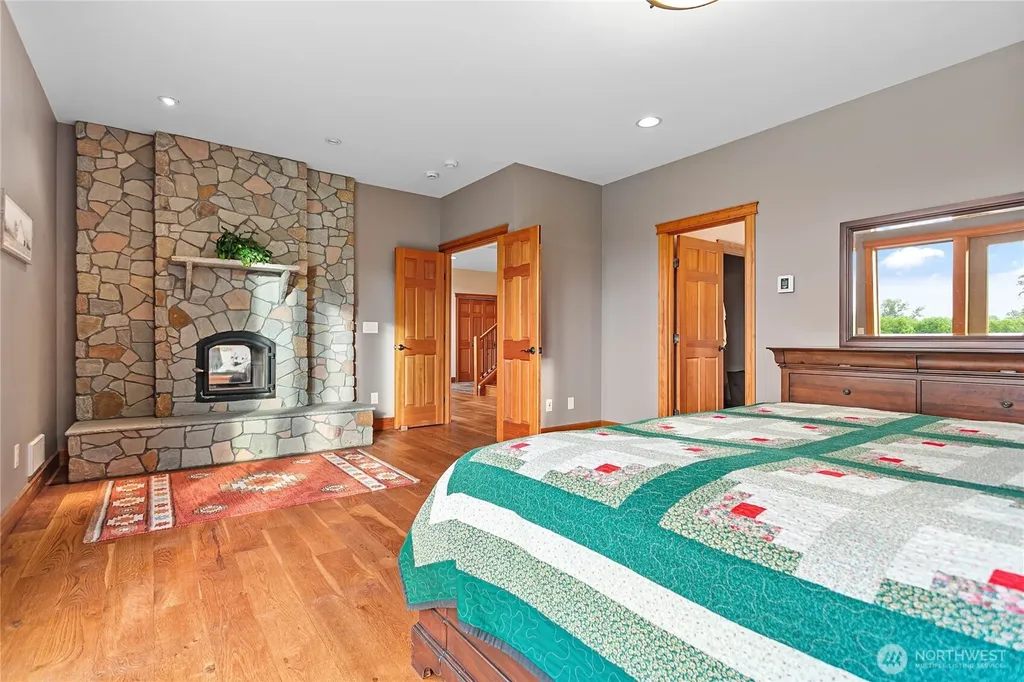 2692 H Street Road Blaine WA 98230