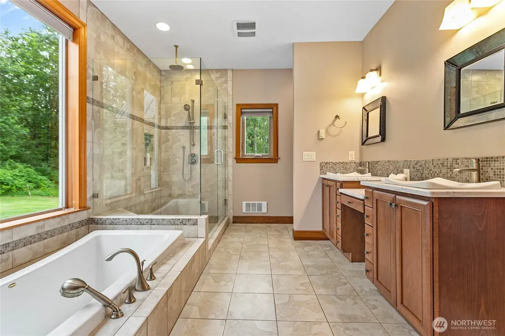 2692 H Street Road Blaine WA 98230