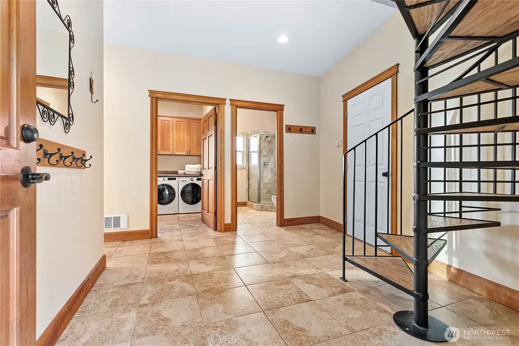 2692 H Street Road Blaine WA 98230