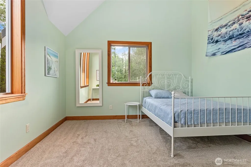 2692 H Street Road Blaine WA 98230