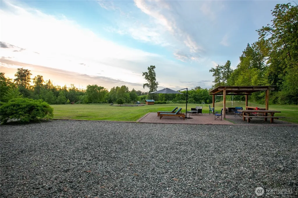 2692 H Street Road Blaine WA 98230