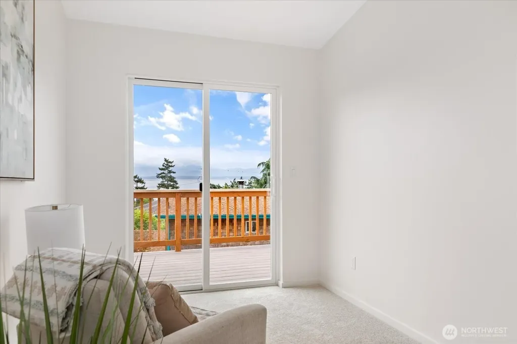 1240 Admirals Drive Coupeville WA 98239
