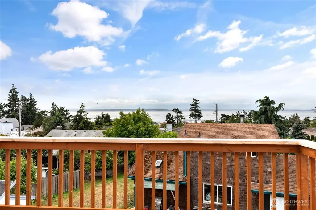 1240 Admirals Drive Coupeville WA 98239