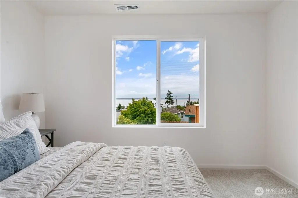 1240 Admirals Drive Coupeville WA 98239