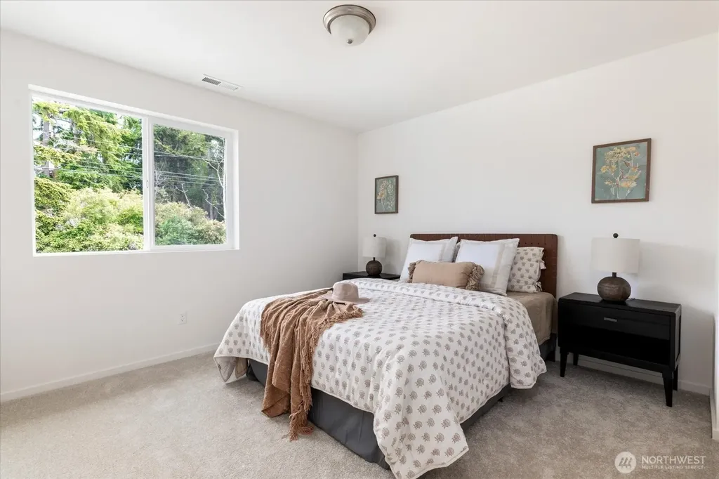 1240 Admirals Drive Coupeville WA 98239