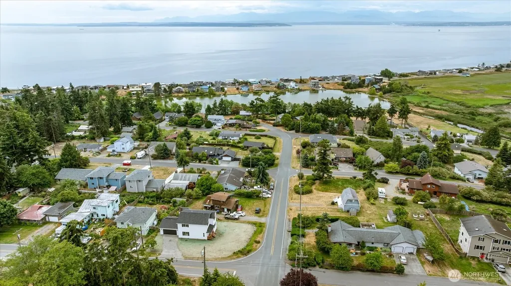 1240 Admirals Drive Coupeville WA 98239