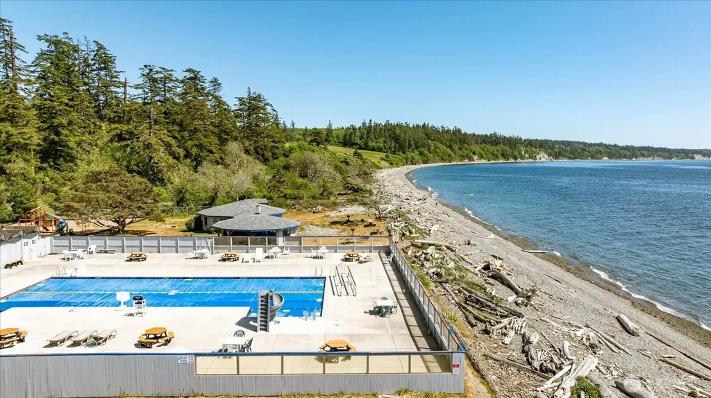 1240 Admirals Drive Coupeville WA 98239