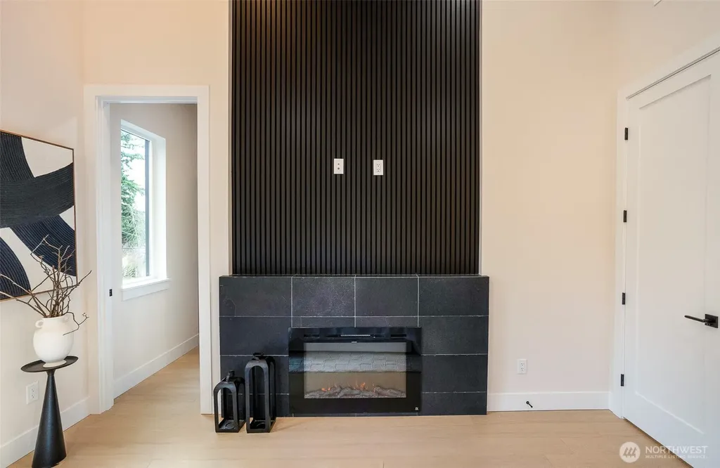 18607 104th Avenue NE Bothell WA 98011