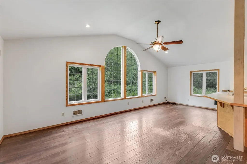 39322 310th Avenue SE Enumclaw WA 98022
