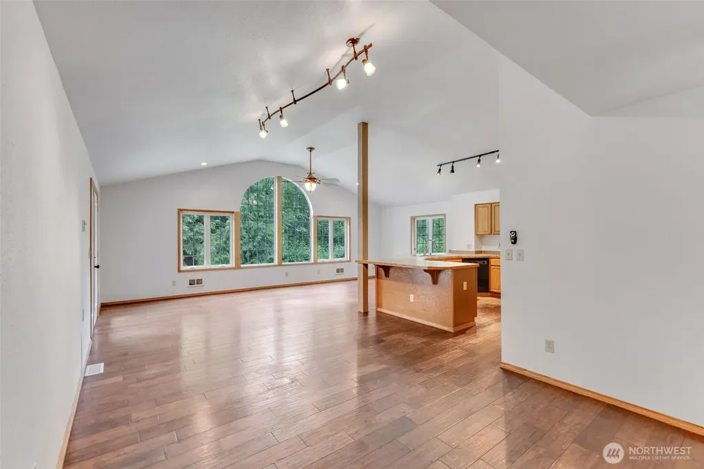 39322 310th Avenue SE Enumclaw WA 98022