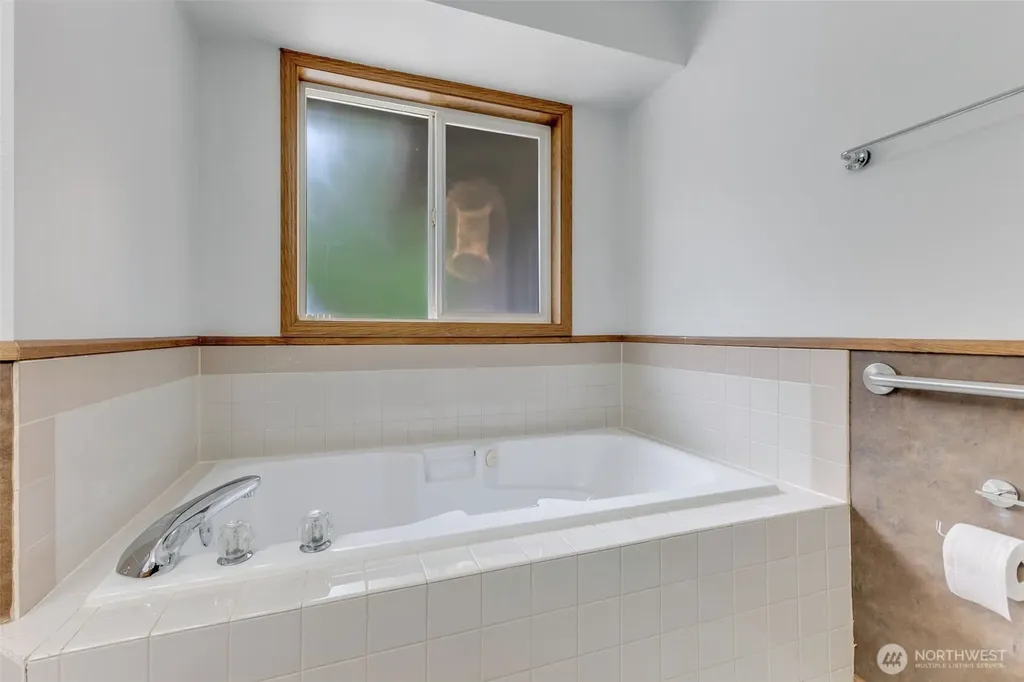 39322 310th Avenue SE Enumclaw WA 98022