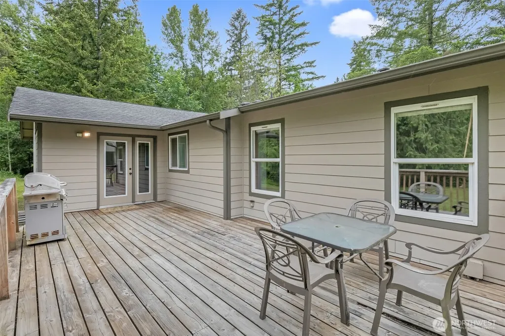 39322 310th Avenue SE Enumclaw WA 98022