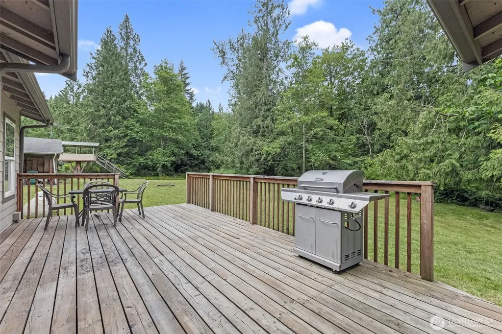 39322 310th Avenue SE Enumclaw WA 98022