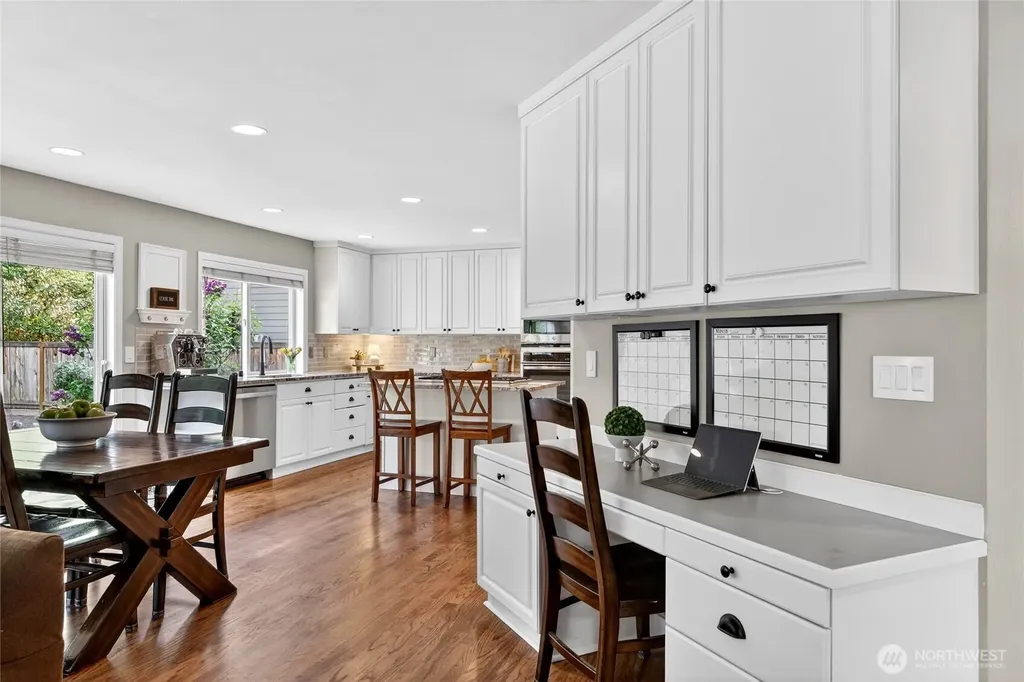 24861 NE 1st Place Sammamish WA 98074