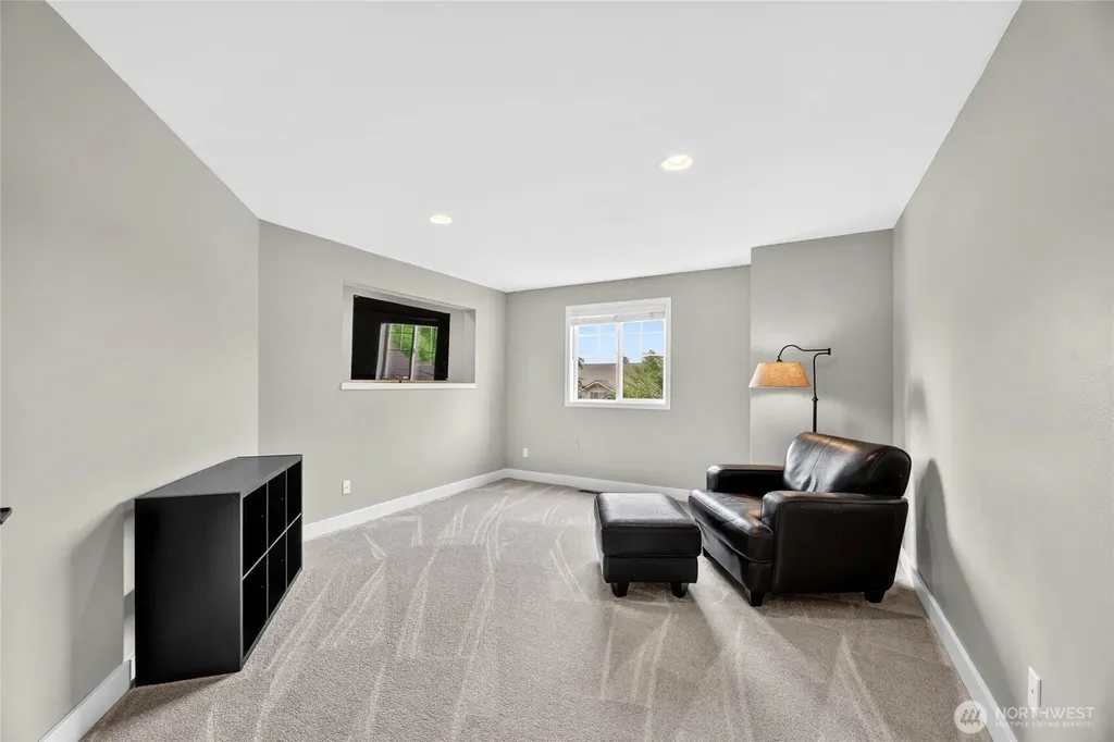 24861 NE 1st Place Sammamish WA 98074