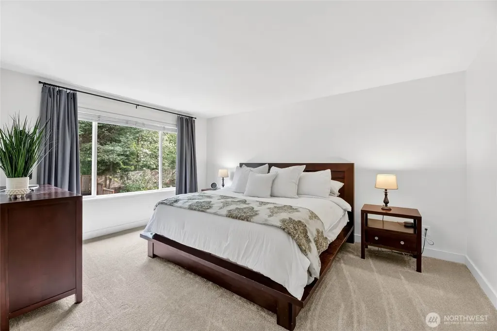 24861 NE 1st Place Sammamish WA 98074