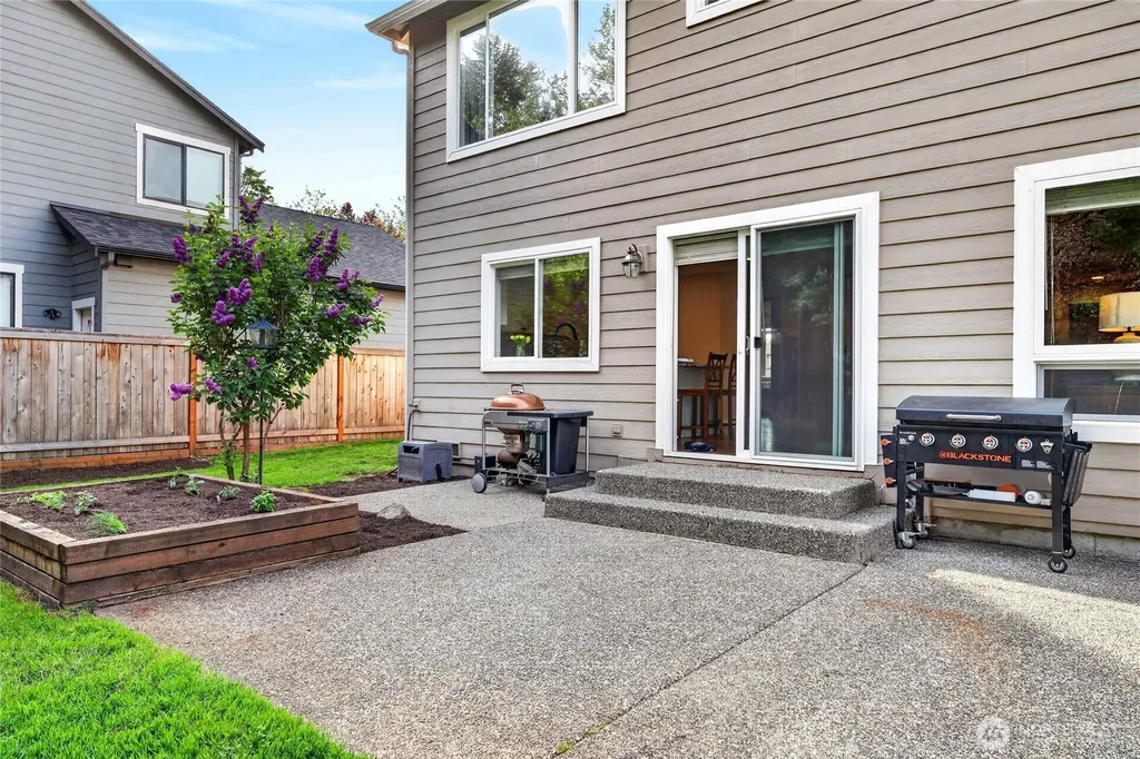 24861 NE 1st Place Sammamish WA 98074