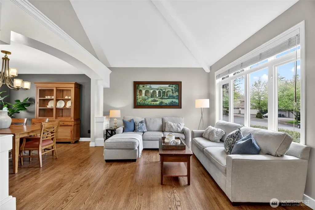 24861 NE 1st Place Sammamish WA 98074
