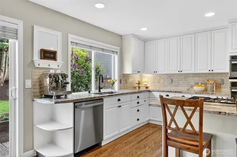 24861 NE 1st Place Sammamish WA 98074
