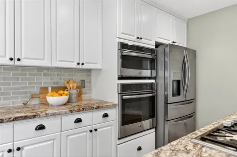 24861 NE 1st Place Sammamish WA 98074
