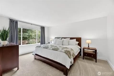 24861 NE 1st Place Sammamish WA 98074