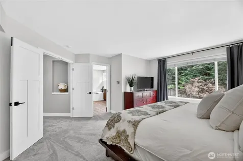 24861 NE 1st Place Sammamish WA 98074