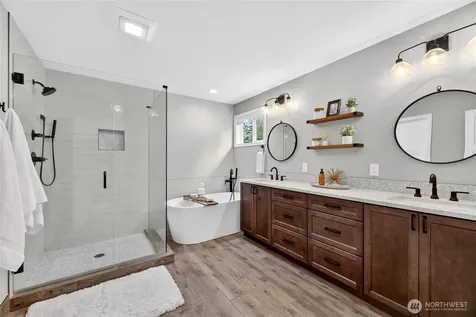 24861 NE 1st Place Sammamish WA 98074