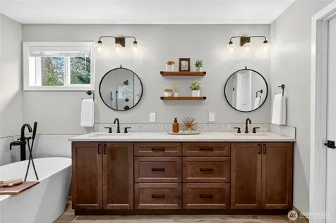 24861 NE 1st Place Sammamish WA 98074