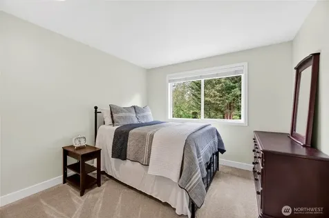 24861 NE 1st Place Sammamish WA 98074