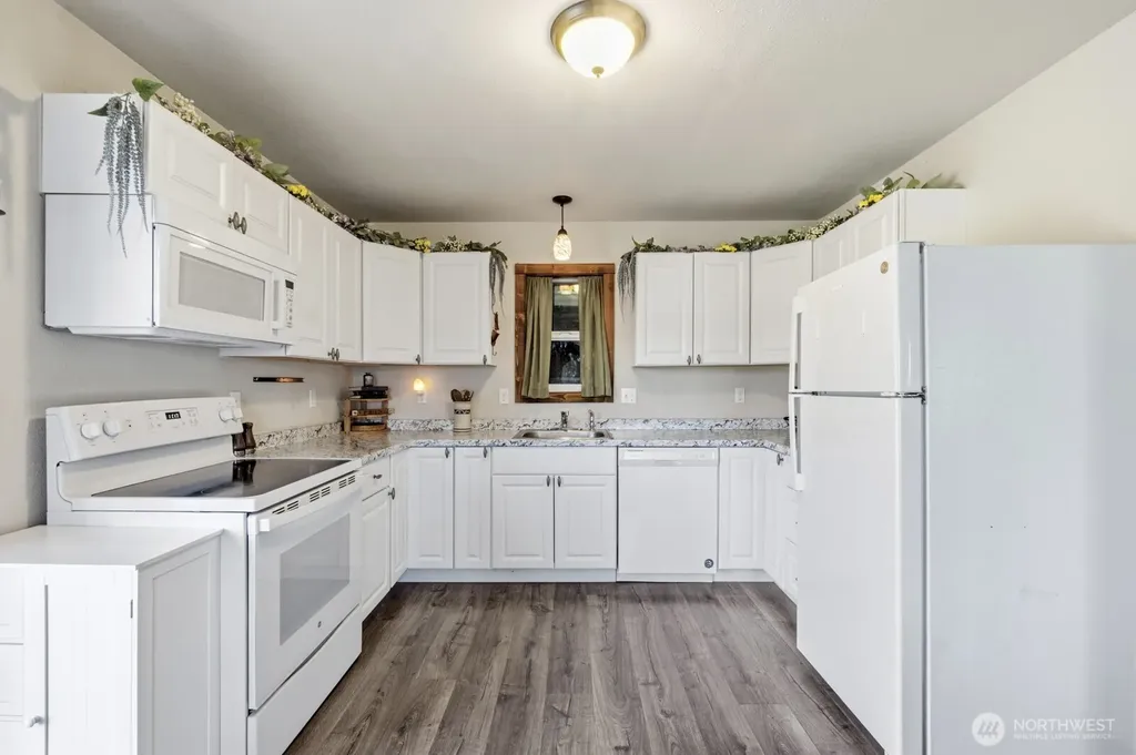 1242 N Fork Road Chehalis WA 98532