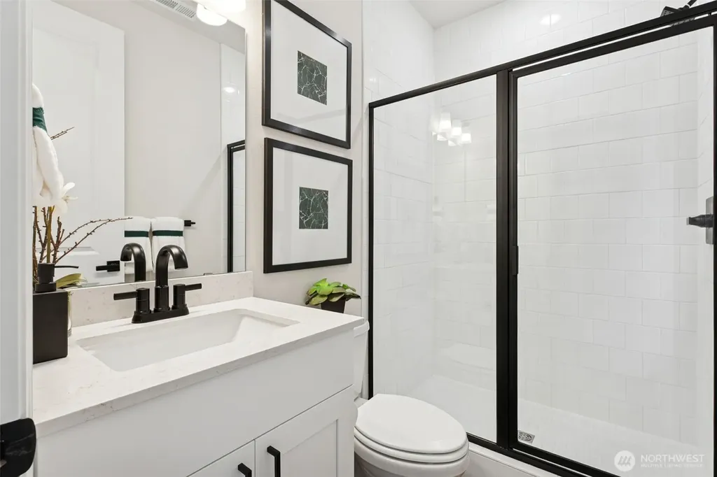 2218 Oak Court Milton WA 98354