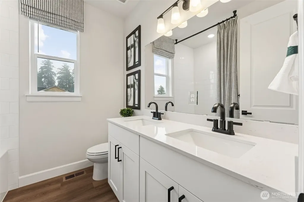 2218 Oak Court Milton WA 98354