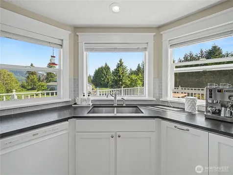 27721 SE 400th Way Enumclaw WA 98022