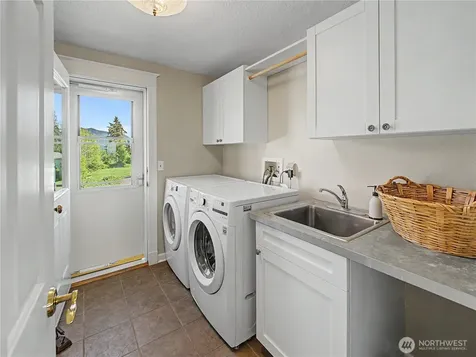 27721 SE 400th Way Enumclaw WA 98022