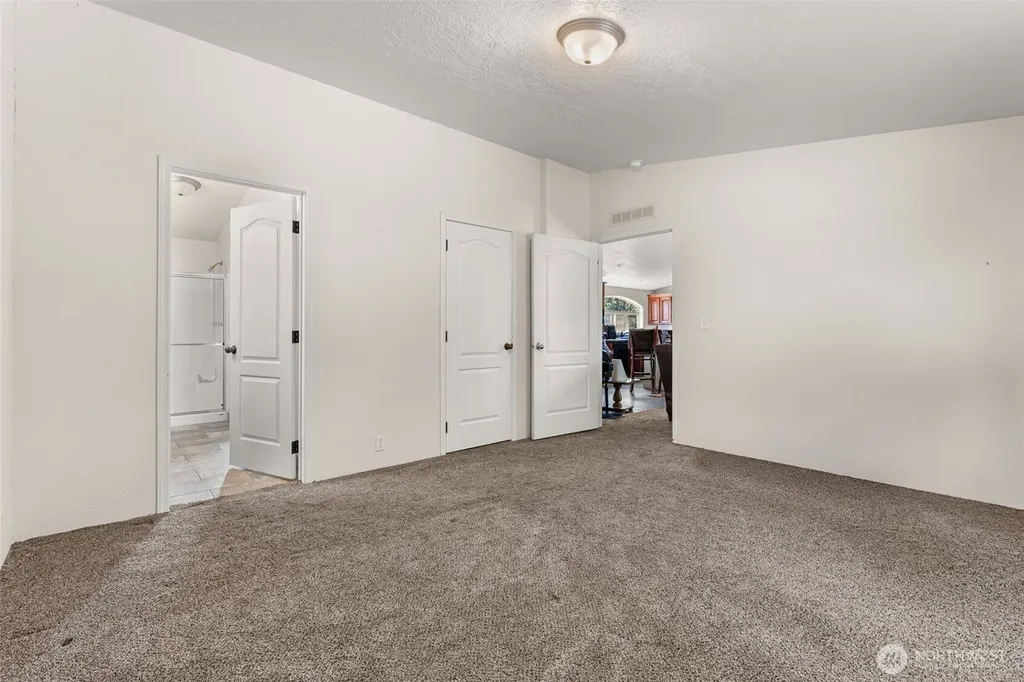 12441 133rd Avenue SE Rainier WA 98576
